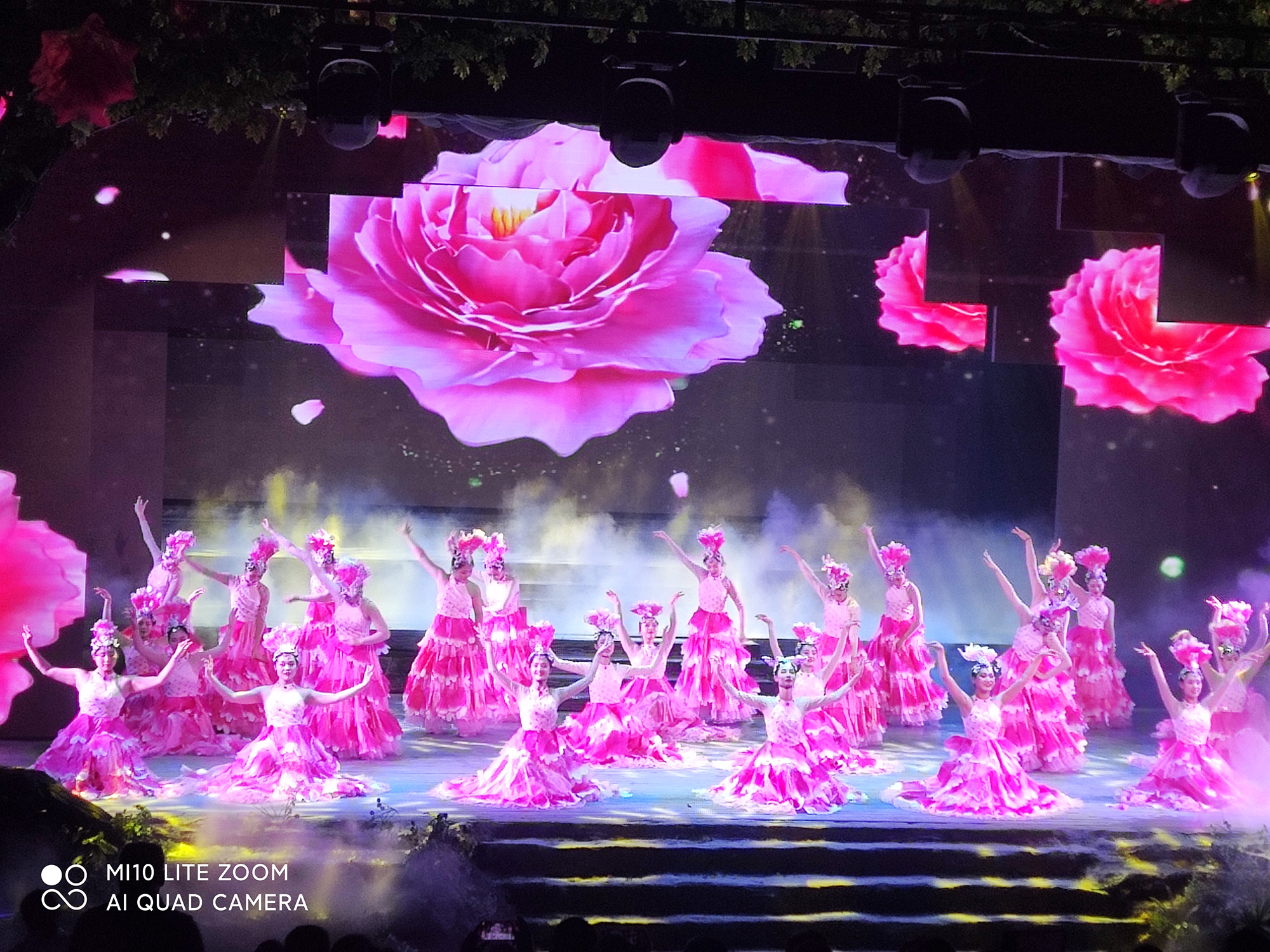 LED顯示屏,室內(nèi)全彩LED,戶外LED顯示屏,LED顯示屏供應(yīng)商,戶外彩色LED顯示屏,LED顯示屏生產(chǎn)廠家,高密度LED全彩顯示屏,湖南LED顯示屏,湖南室內(nèi)全彩LED